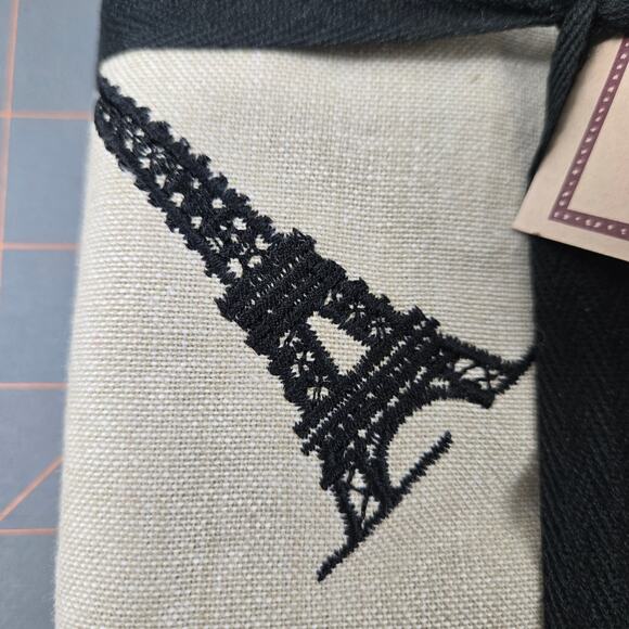 NWT Sur la Table Set of 4 Embroidered Eiffel Tower Paris Napkins Cotton 19 inch - Picture 2 of 8